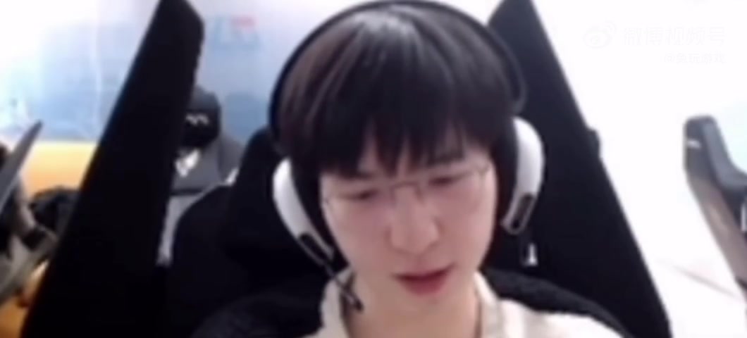 Elk深夜分享学习经历 直言:我初中考完就决定不读了~