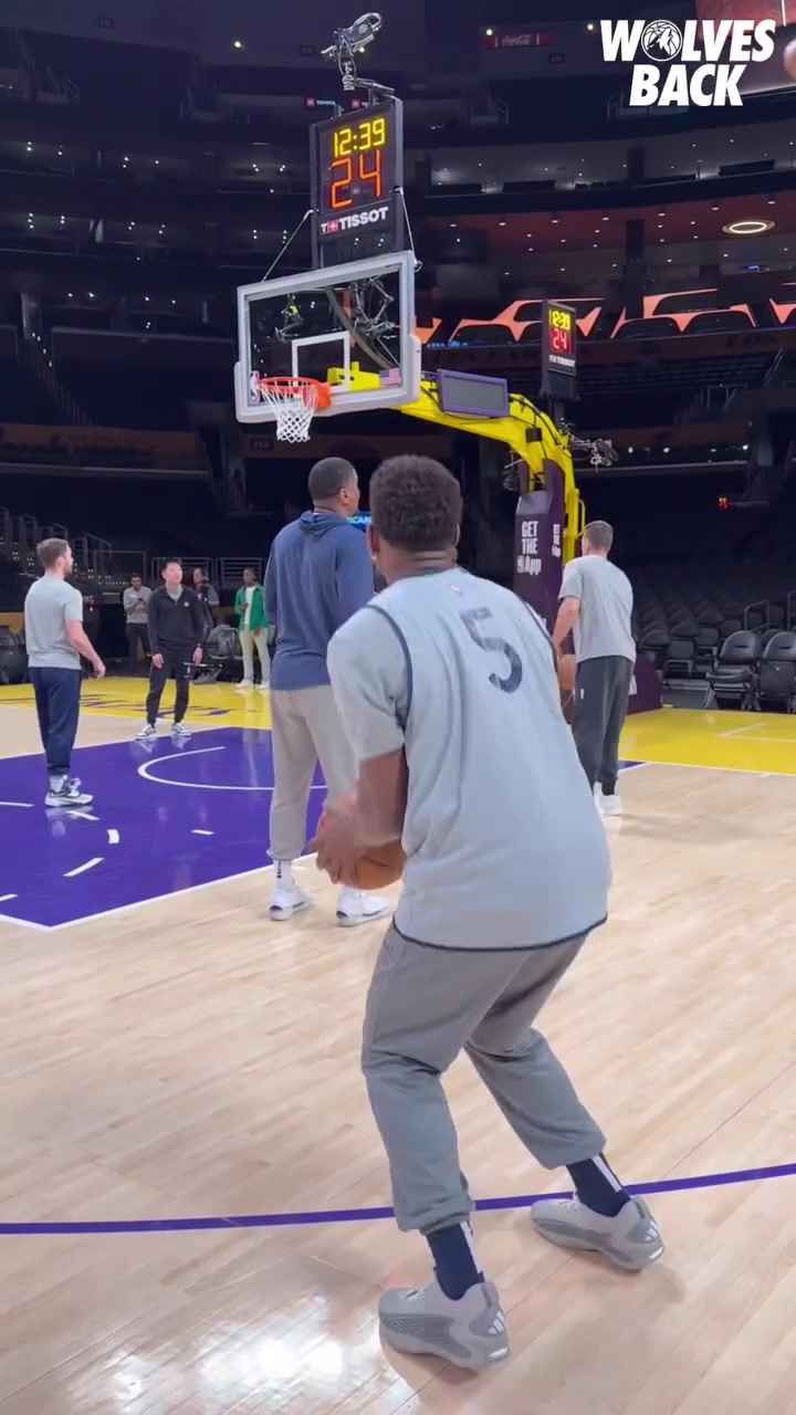 今天要收系列赛？华子赛前热身 外线三分一个不丢！